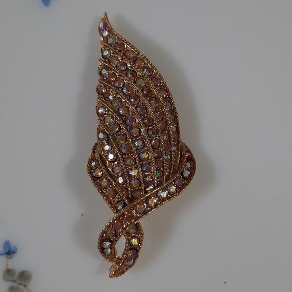 Vintage Gold Tone 2 1/2" Feather Wing Pin Brooch with Rhinestones - Picture 4 of 10
